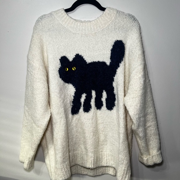 Cider Sweaters - Cider Cream Sweater with Black Cat